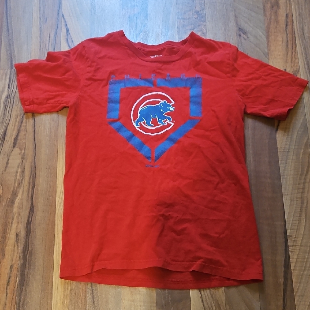 Genuine Merchandise Red and Blue Chicago Cubs Tee